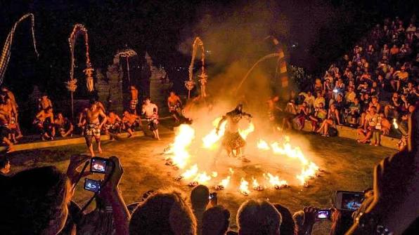 Uluwatu Temple with Kecak and Fire Dance Show