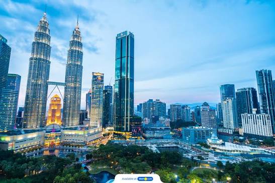 Kuala Lumpur City and Batu Caves Combo Tour