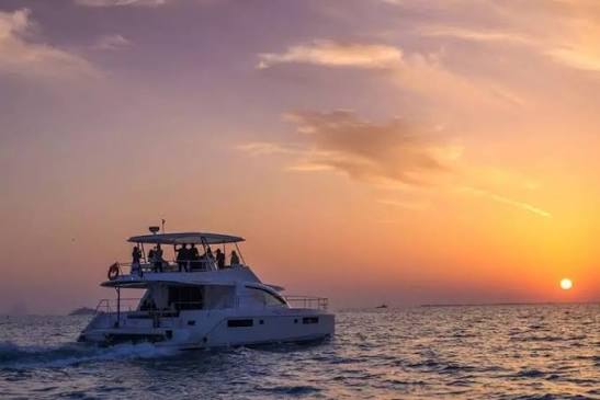 Abu Dhabi Sunset Yacht Cruise